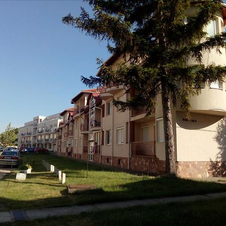 Hajdúszoboszló Gobe Apartman מראה חיצוני תמונה