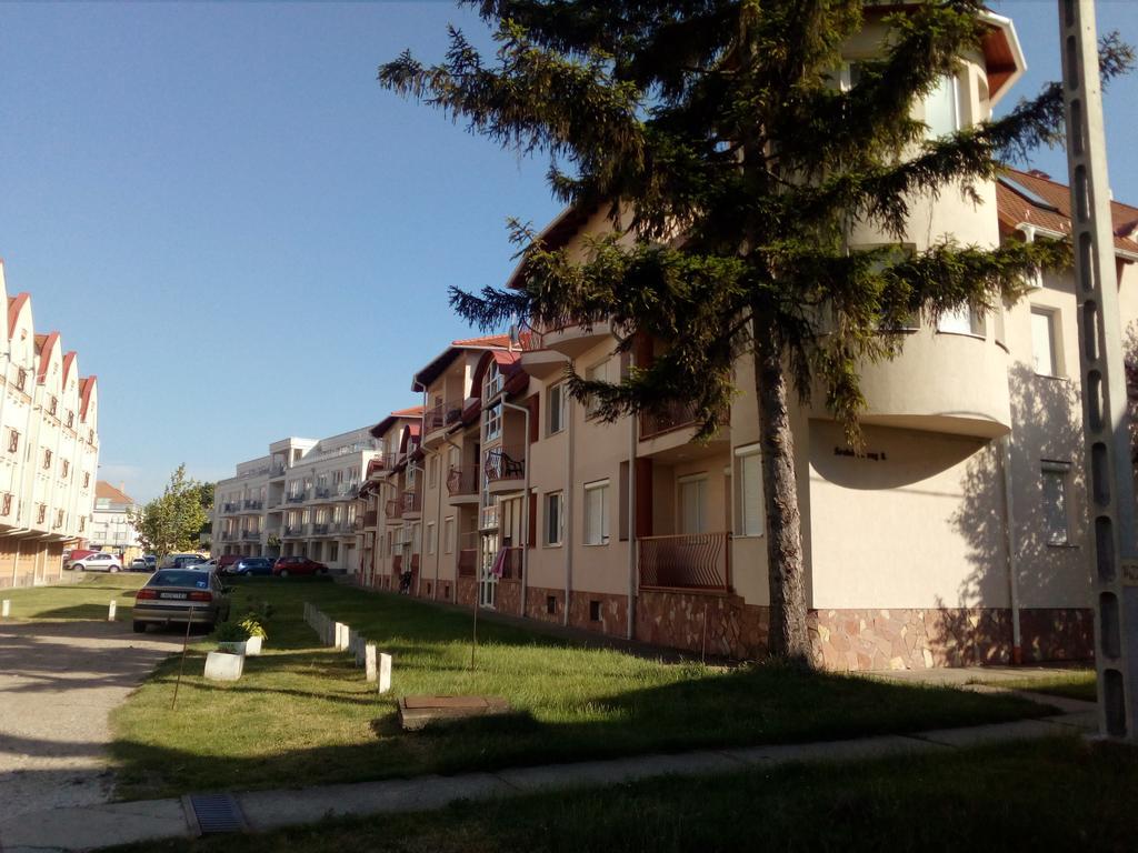 Hajdúszoboszló Gobe Apartman מראה חיצוני תמונה