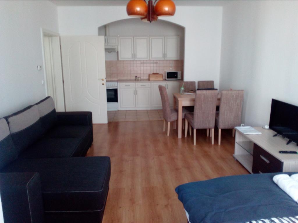 Hajdúszoboszló Gobe Apartman מראה חיצוני תמונה